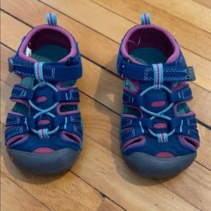 Keen sandals - like new! Size 7